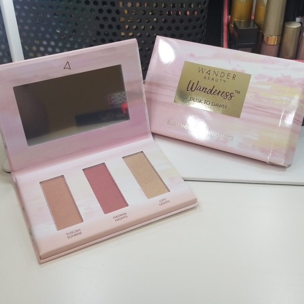 Wander beauty Wanderess dusk to dawn